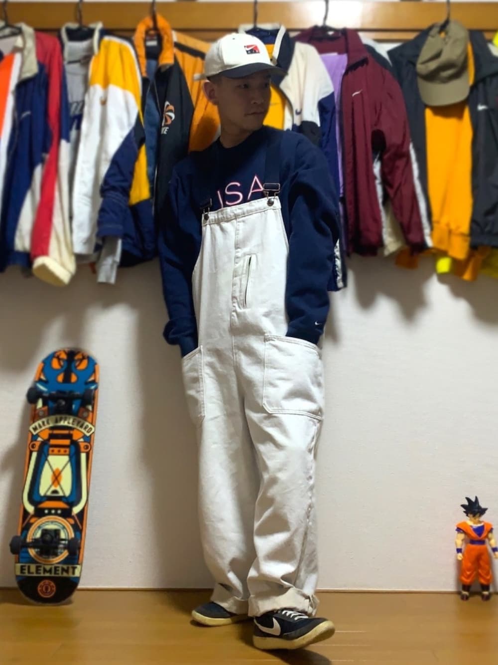 「古着MIX、スニーカー、NIKE、キルショット、オーバーオール、スニーカー好きと繋がりたい、90'sスタイル、キャップ、vintage、古着」｜「NIKEのアイテム（キャップ、ホワイト系）」を使った、Kosukeさん（メンズ・168cm）の秋コーディネートの1枚目の写真