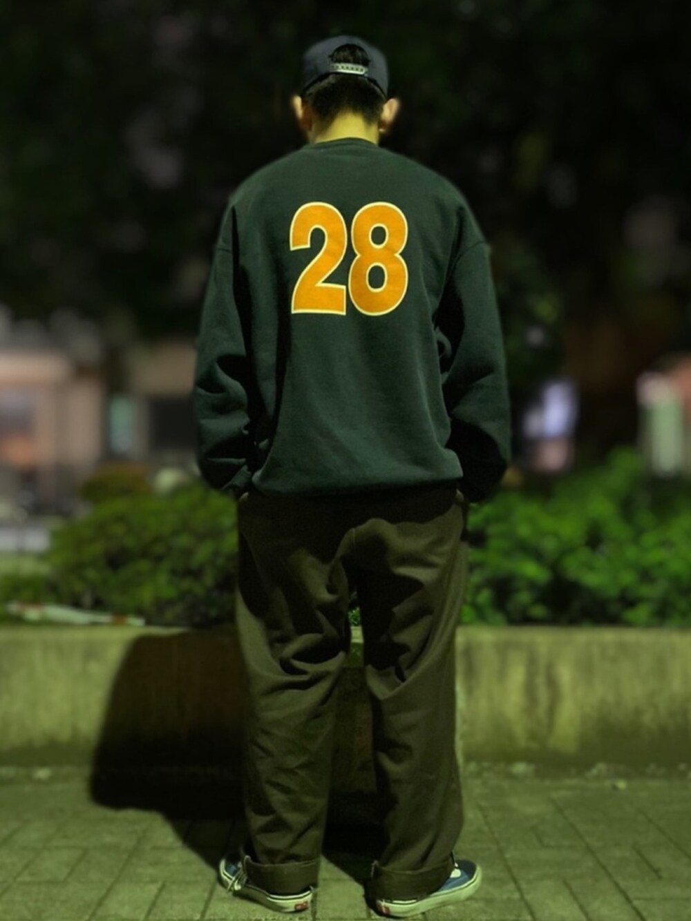 「VANS、ディッキーズ(Dickies)、スウェット、ストリート、古着、古着MIX、秋のコーデ、バドミントン、おしゃれさんと繋がりたい、オーバーサイズ」｜「Dickiesのアイテム（パンツ、ブラウン系）」を使った、Kosukeさん（メンズ・168cm）の秋コーディネートの1枚目の写真