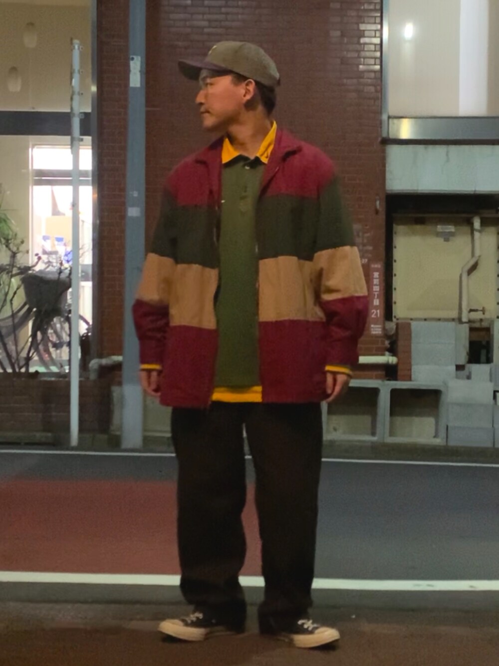 「私の推しブランド、ナイキ、NIKE、キャップ、ラガーシャツ、グリーン、アースカラー、ディッキーズ(Dickies)、コンバース、CT70s」｜「NIKEのアイテム（キャップ、グリーン系）」を使った、Kosukeさん（メンズ・168cm）の冬コーディネートの1枚目の写真