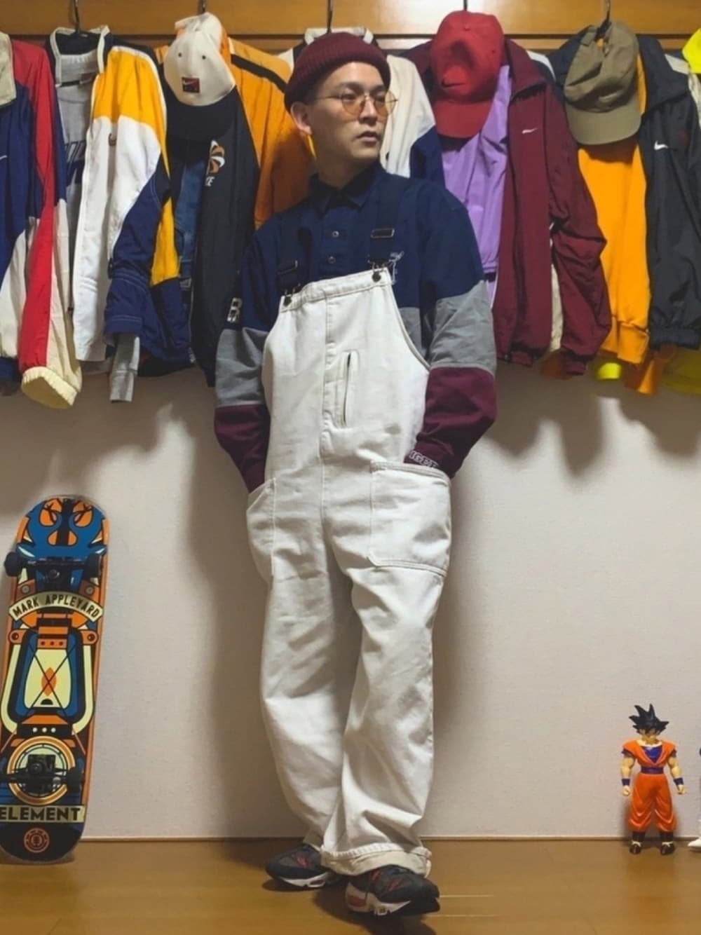 「オーバーオール、古着MIX、古着、古着コーデ、トミーヒルフィガー(TOMMY HILFIGER)、ニット、スニーカー、エアマックス95、ドラゴンボール、ラガーシャツ」｜「no brandのMADE IN USA🇺🇸 ACRYLIC KNIT CAP（ニットキャップ/ビーニー、その他）」を使った、Kosukeさん（メンズ・168cm）の秋コーディネートの1枚目の写真