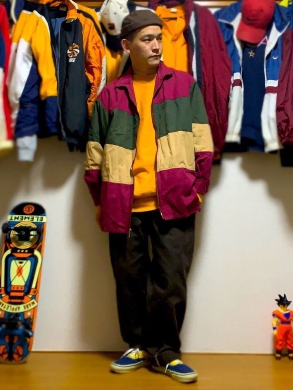 「オーバーサイズ、古着、VANS、ディッキーズ(Dickies)、チャンピオン、リバースウィーブ、vans era、ストリート、スケータースタイル、ブルゾン」｜「no brandのアイテム（ニットキャップ/ビーニー、ブラウン系）」を使った、Kosukeさん（メンズ・168cm）の秋コーディネートの1枚目の写真