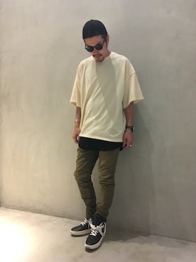 「TATRAS CONCEPT STORE（タトラスコンセプトストア）のアイテム（パンツ）」を使った、TAMさん（メンズ・179cm）の春コーディネート