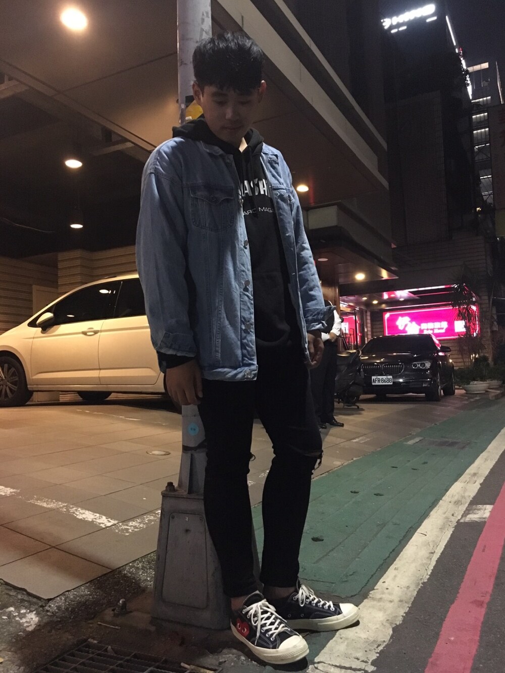 「street」｜「THRASHERのTHRASHER MAG LOGO HOODIE（パーカー、ホワイト系）」を使った、wenwenjaさん（メンズ・172cm）の春コーディネートの1枚目の写真