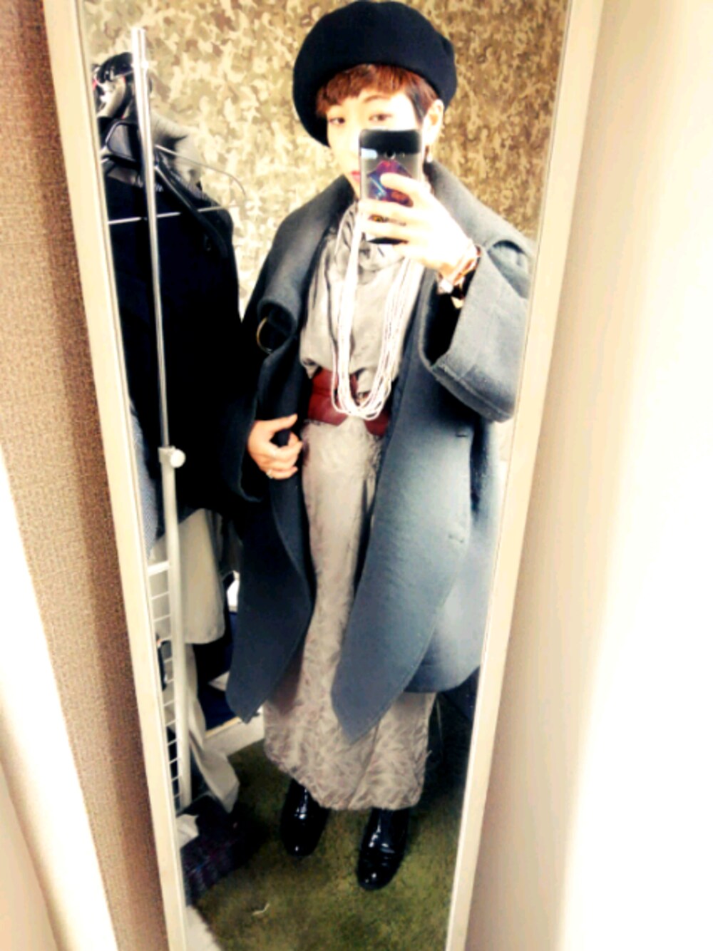 「シック、レトロ、休日スタイル、古着、コート、アウター、used、レースアップシューズ、ベレー帽」｜「Vivienne Westwoodのアイテム（その他アウター、グレー系）」を使った、紫萌1987082306さん（レディース・156cm）の冬コーディネートの1枚目の写真
