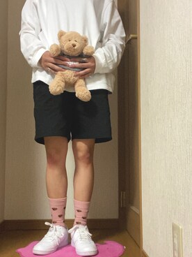 「UNIQLO（ユニクロ）のクルーネックT（長袖）（Tシャツ/カットソー、ホワイト系）」を使った、ドラやきさん（レディース・165cm）の夏コーディネート