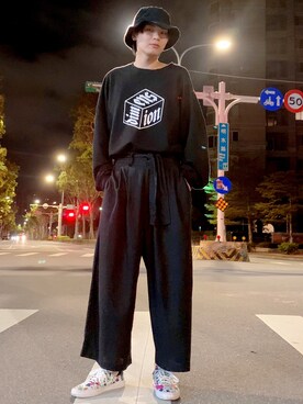 「adidas（アディダス）のアイテム（スニーカー、その他）」を使った、Hiro さん（メンズ・183cm）の秋コーディネート