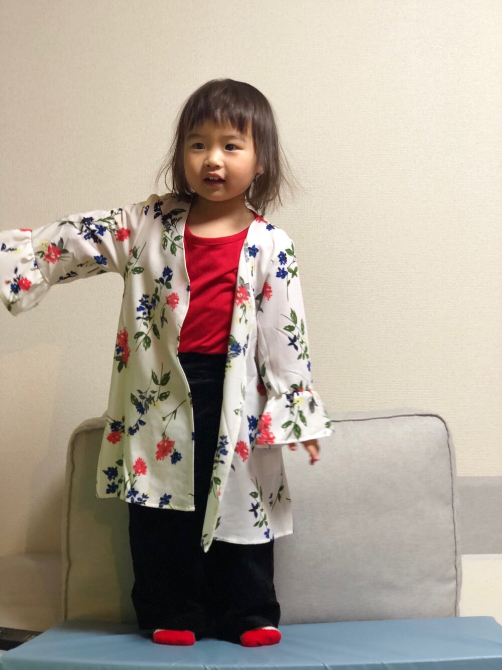 「女の子コーデ」｜「Birthdayのアイテム（カーディガン/ボレロ、ホワイト系）」を使った、oui2さん（キッズ・90cm）の春コーディネートの1枚目の写真
