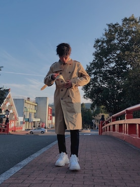 「BALENCIAGA」｜「アイテム（トレンチコート）」を使った、tomeさん（メンズ・171cm）の春コーディネート