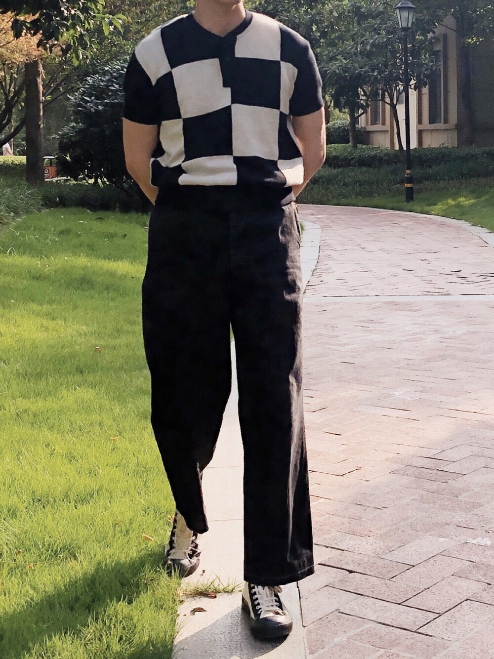 「TROPHY CLOTHINGのアイテム（Tシャツ/カットソー、ブラック系）」を使った、CoolKidsCantDieさん（メンズ・175cm）の夏コーディネートの1枚目の写真