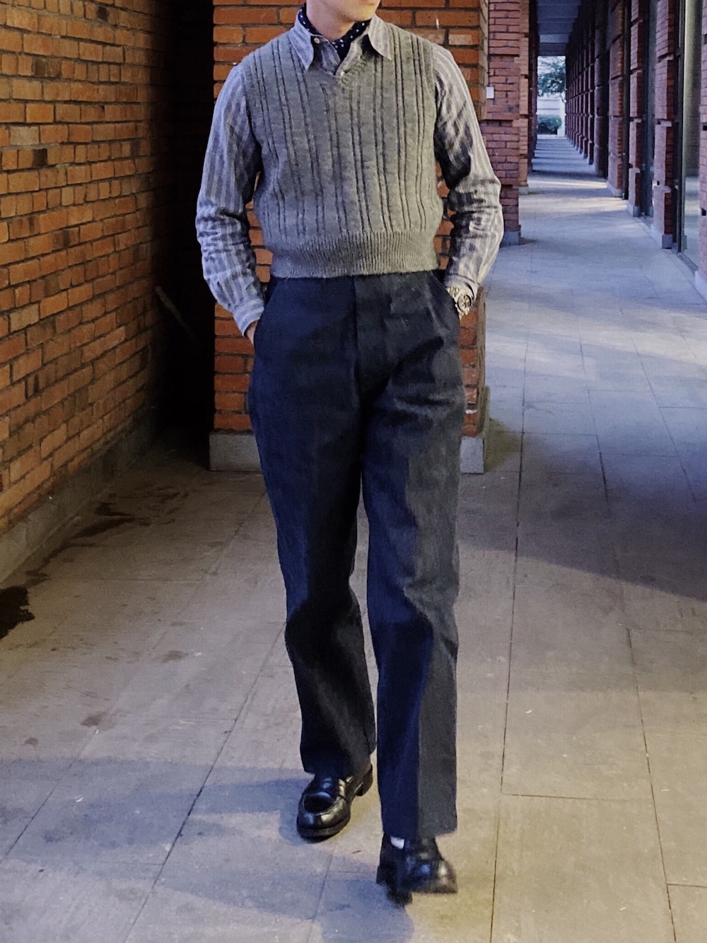 「BUTCHER PRODUCTSのアイテム（デニムパンツ、ブルー系）」を使った、CoolKidsCantDieさん（メンズ・175cm）の秋コーディネートの1枚目の写真