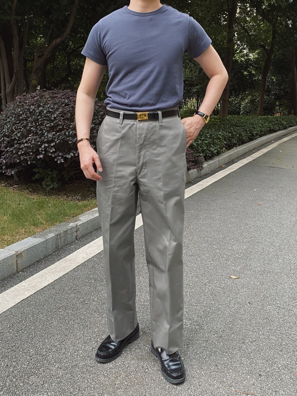 「At Last&Coのアイテム（チノパンツ、グレー系）」を使った、CoolKidsCantDieさん（メンズ・175cm）の夏コーディネートの1枚目の写真