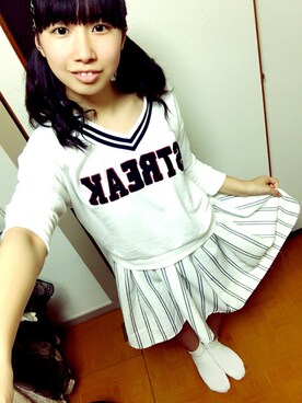 「アイテム（バレッタ/ヘアクリップ）」を使った、雅さん（レディース・159cm・10代）の春コーディネート