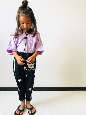 「パープル×黒」｜「アイテム（ビーチサンダル）」を使った、NONSUKEさん（キッズ・110cm）の夏コーディネート