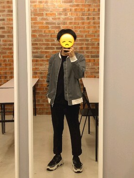「JUNRED（ジュンレッド）のアイテム（MA-1）」を使った、Vvei Yeoさん（メンズ・163cm）の春コーディネート