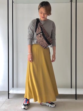 「くすみカラー」｜「アイテム（ボディバッグ/ウエストポーチ）」を使った、Yamaさん（レディース・160cm）の秋コーディネート