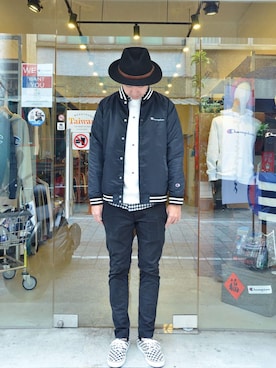 「Champion（チャンピオン）のアイテム（ニット/セーター）」を使った、Ryan さん（メンズ・185cm）の冬コーディネート