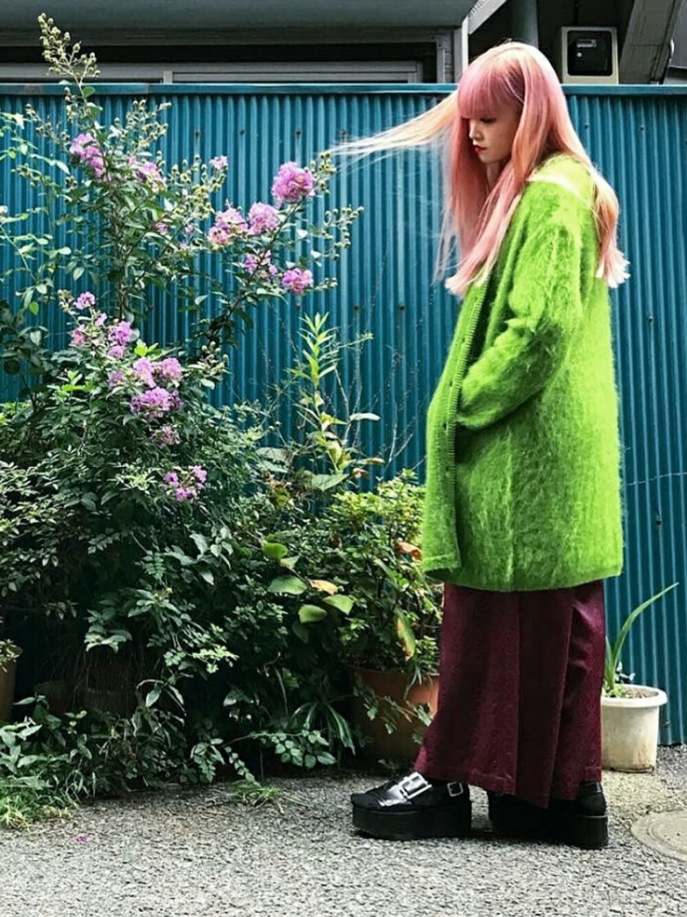 「LAD MUSICIANのアイテム（ジャケット/アウター、グリーン系）」を使った、April Leeさん（レディース・170cm）の秋コーディネートの1枚目の写真