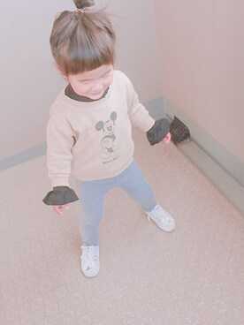「AZUL by moussy（アズールバイマウジー）のアイテム（スウェット）」を使った、min-minさん（キッズ・100cm）の春コーディネート