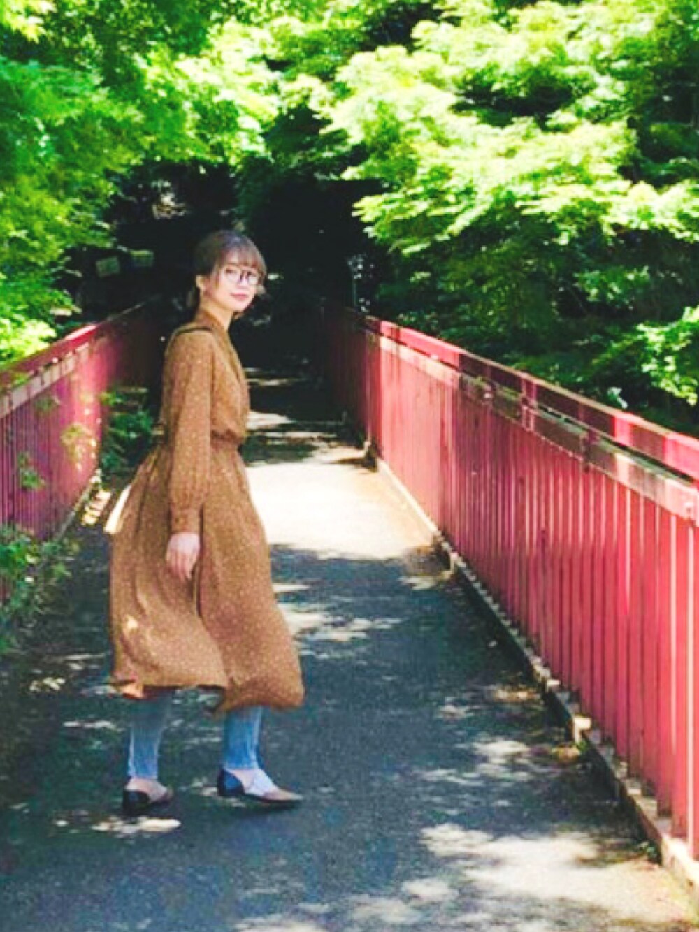 「大人カジュアル、お洒落さんとつながりたい、大人コーデ、ラクチンコーデ、ロングワンピース、ワンピース、デニム、春コーデ、カジュアル、夏コーデ」｜「ORiental TRafficのバックルベルトパンプス★8330（パンプス、イエロー系）」を使った、Kyu◡̈⃝⋆*さん（レディース・165cm）の春コーディネートの1枚目の写真