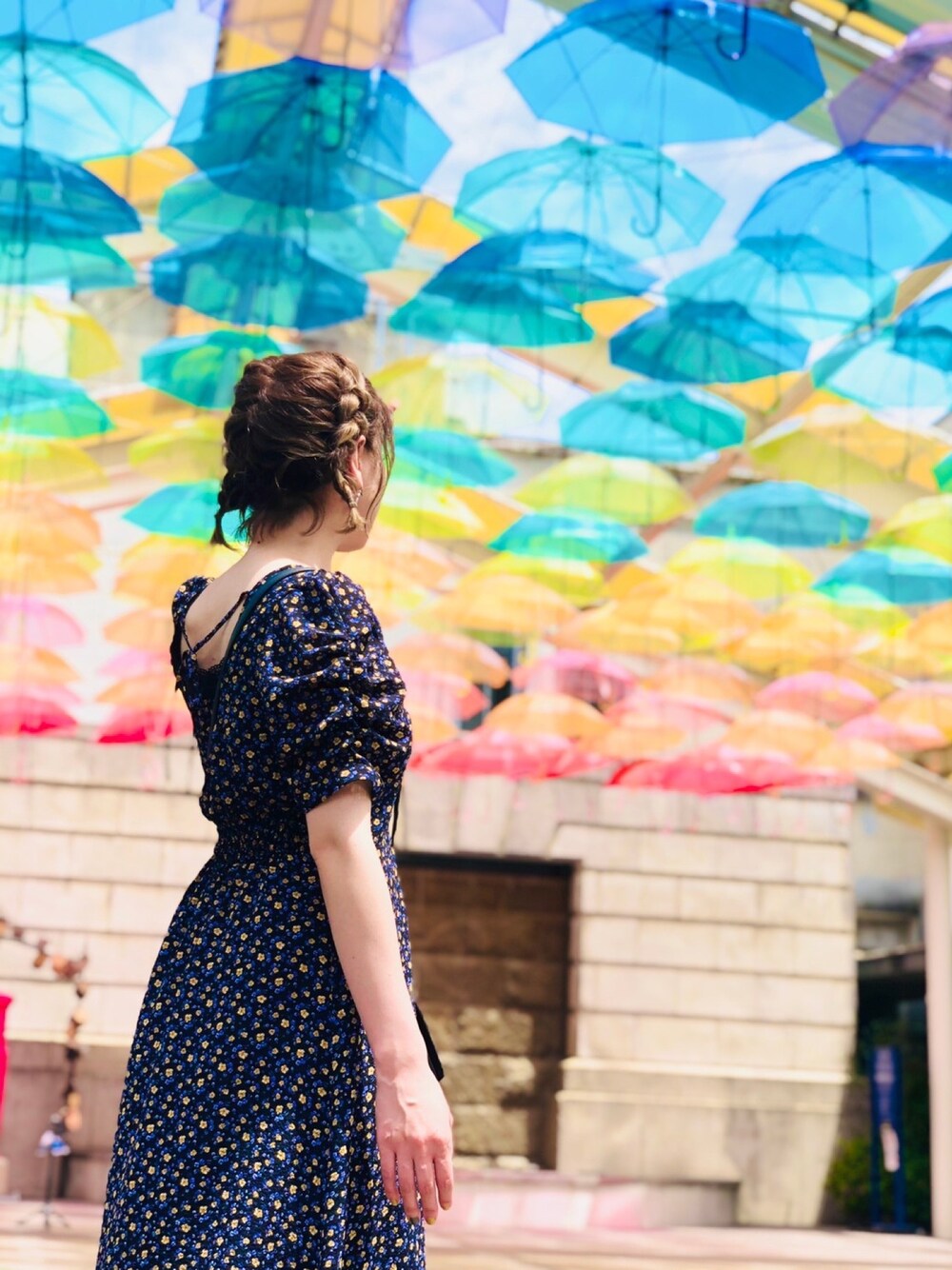 「夏コーデ、シンプルコーデ、プチプラコーデ、ワンピース、オトナ女子、ロングワンピース、ブラック、wcloset」｜「w closetの小花柄プリントパワーショルダースクエアネックフレアワンピース（ワンピース、ブラック系）」を使った、Kyu◡̈⃝⋆*さん（レディース・165cm）の夏コーディネートの1枚目の写真