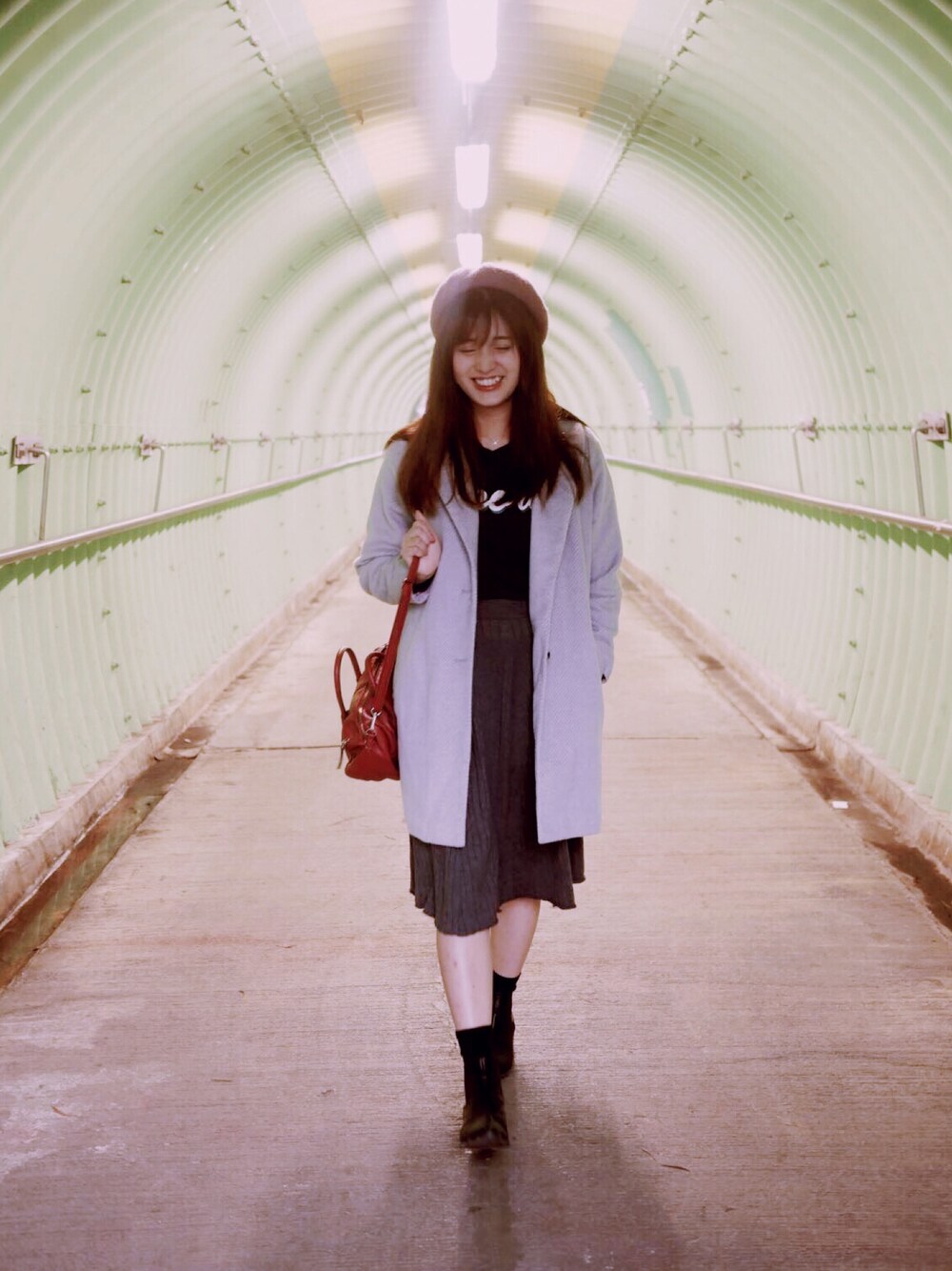 「LOWRYS FARMのアイテム（スカート、グレー系）」を使った、sybilさん（レディース・165cm）の春コーディネートの1枚目の写真
