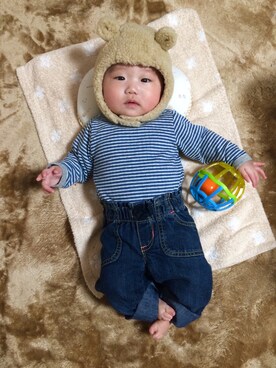 「petit main（プティマイン）のボアサロペット＆ロンパースセット（ロンパース、ホワイト系）」を使った、りおさん（キッズ・70cm）の冬コーディネート