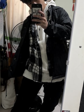 「H&M（エイチ・アンド・エム）のアイテム（その他トップス）」を使った、Nick Tangさん（メンズ・173cm）の春コーディネート