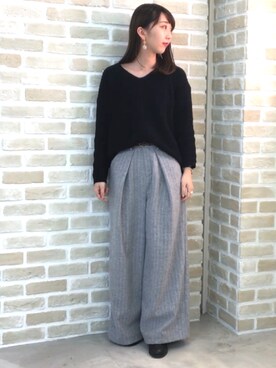 「earth music&ecology（アースミュージックアンドエコロジー）のアイテム（ニット/セーター、ブラック系）」を使った、たにはたさん（レディース・157cm）の冬コーディネート