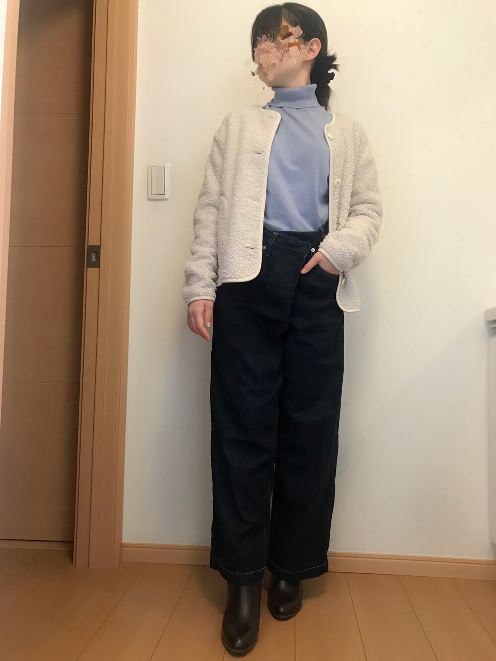 「秋コーデ、シンプル、ナチュラル、大人コーデ、152cm」｜「LEPSIMのラップワイドデニムパンツ　797444（デニムパンツ、ブルー系）」を使った、FLさん（レディース・152cm）の秋コーディネートの1枚目の写真