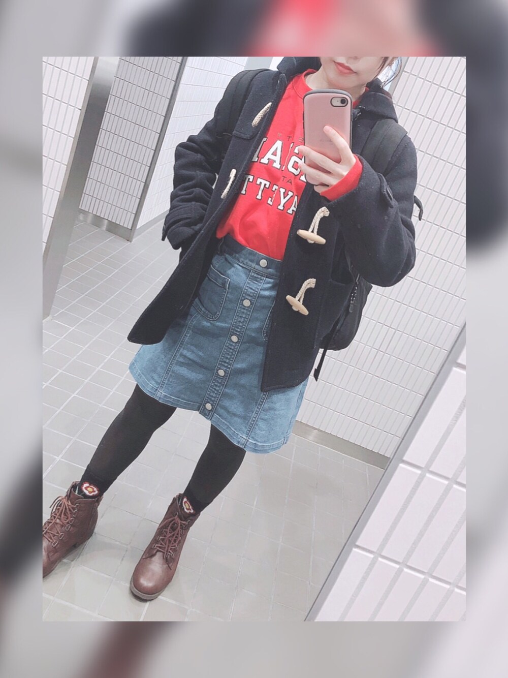 「デニムスカート、カジュアルコーデ、通学コーデ、赤スウェット」｜「GUのアイテム（デニムスカート、ブルー系）」を使った、りっぷさん（レディース・143cm）の秋コーディネートの1枚目の写真