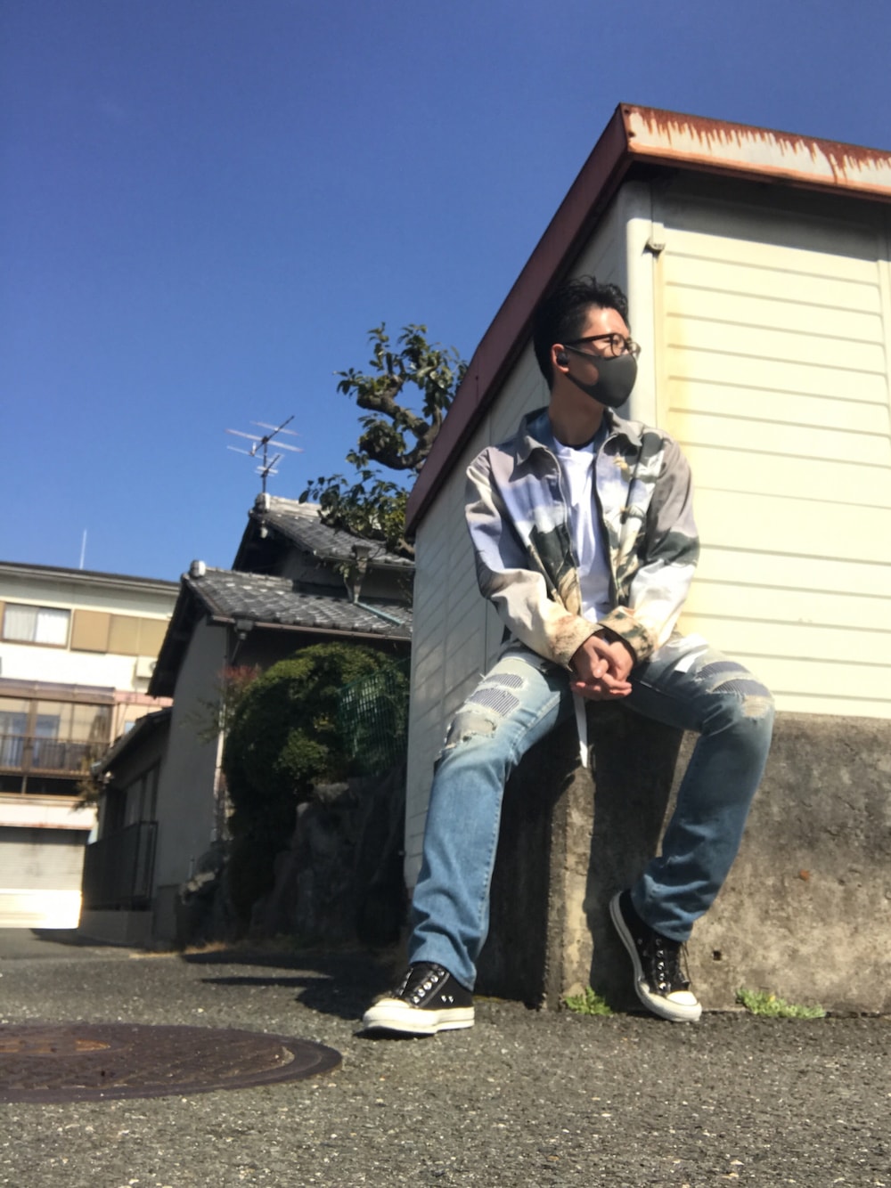 「春コーデ、休日スタイル、カジュアルコーデ、コンバース」｜「Supreme のアイテム（その他アウター、その他）」を使った、まっきんとっしゅさん（メンズ・173cm）の冬コーディネートの1枚目の写真