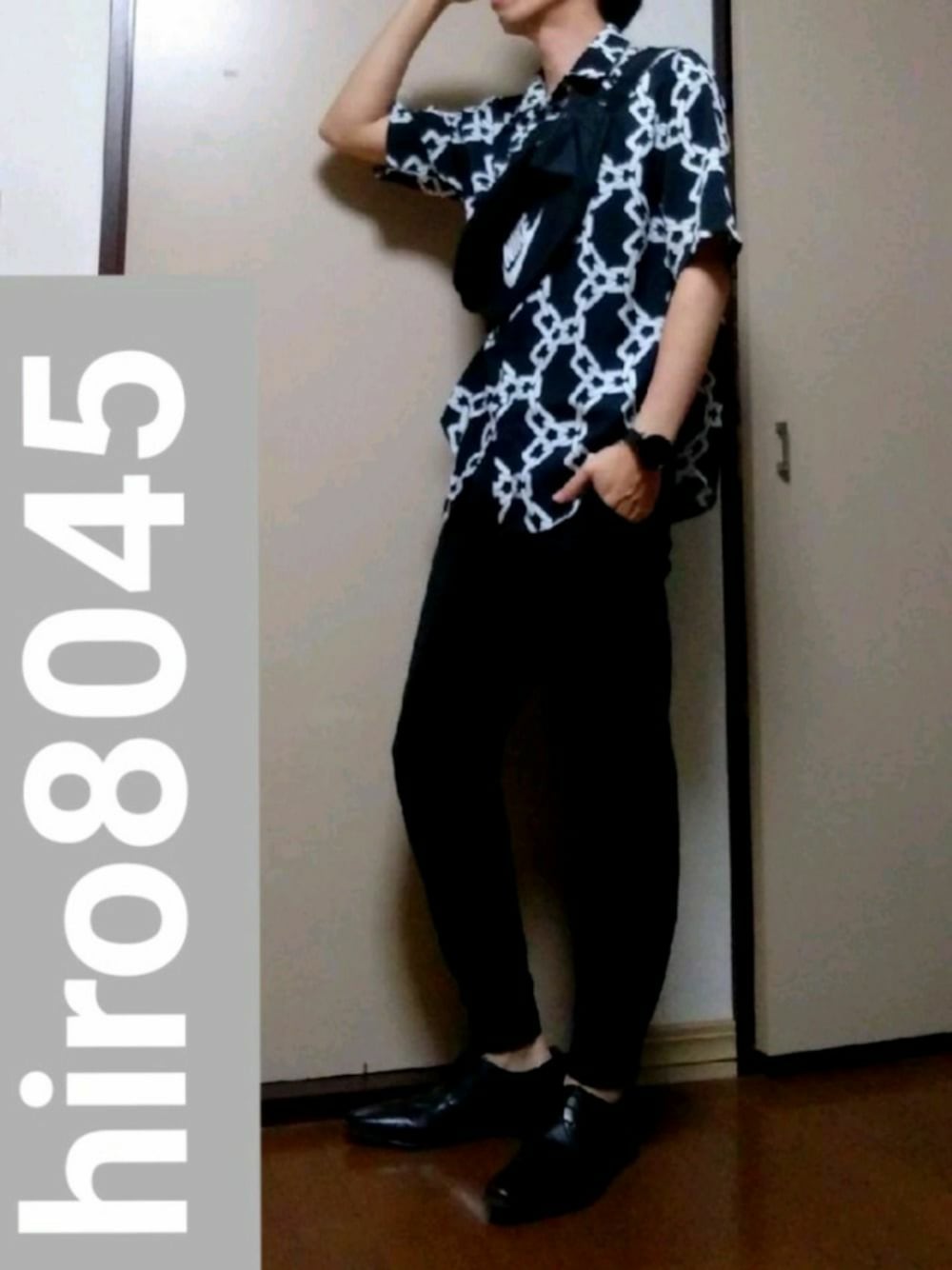 「夏コーデ、オトナカジュアル、休日スタイル、おしゃれさんと繋がりたい、シンプルコーデ、モノトーンコーデ、キレイめ、NIKE」｜「NIKEのNIKE/ナイキ　ヒップバック BA5750-010（ボディバッグ/ウエストポーチ、ブラック系）」を使った、hiro8045さん（メンズ・170cm）の夏コーディネートの1枚目の写真