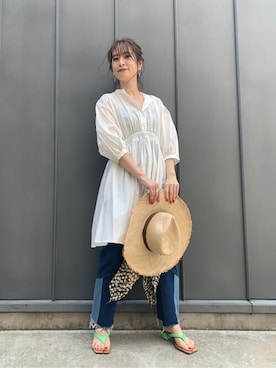 「アイテム（サンダル、グリーン系）」を使った、hitomiさん（レディース・159cm）の春コーディネート