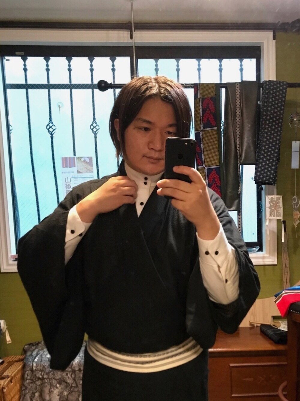 「着物、着物コーデ、和服、和洋折衷、和服コーデ、浴衣、モノトーン、モノトーンコーデ、スタンドカラー、浴衣祭り」｜「山椒庵のアイテム（浴衣、ブラック系）」を使った、ハマ兄さん（メンズ・165cm）の夏コーディネートの1枚目の写真