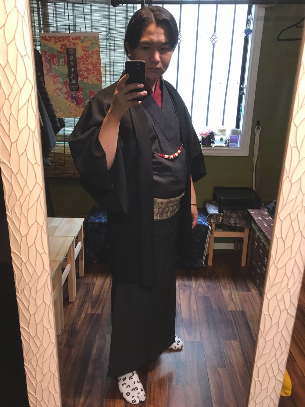 「きもの、着物、kimono、モノトーン、モノトーンコーデ、ブラック×レッド、ブラック、ブラックコーデ、black、red」｜「山椒庵のアイテム（和装小物、ベージュ系）」を使った、ハマ兄さん（メンズ・165cm）の秋コーディネートの1枚目の写真