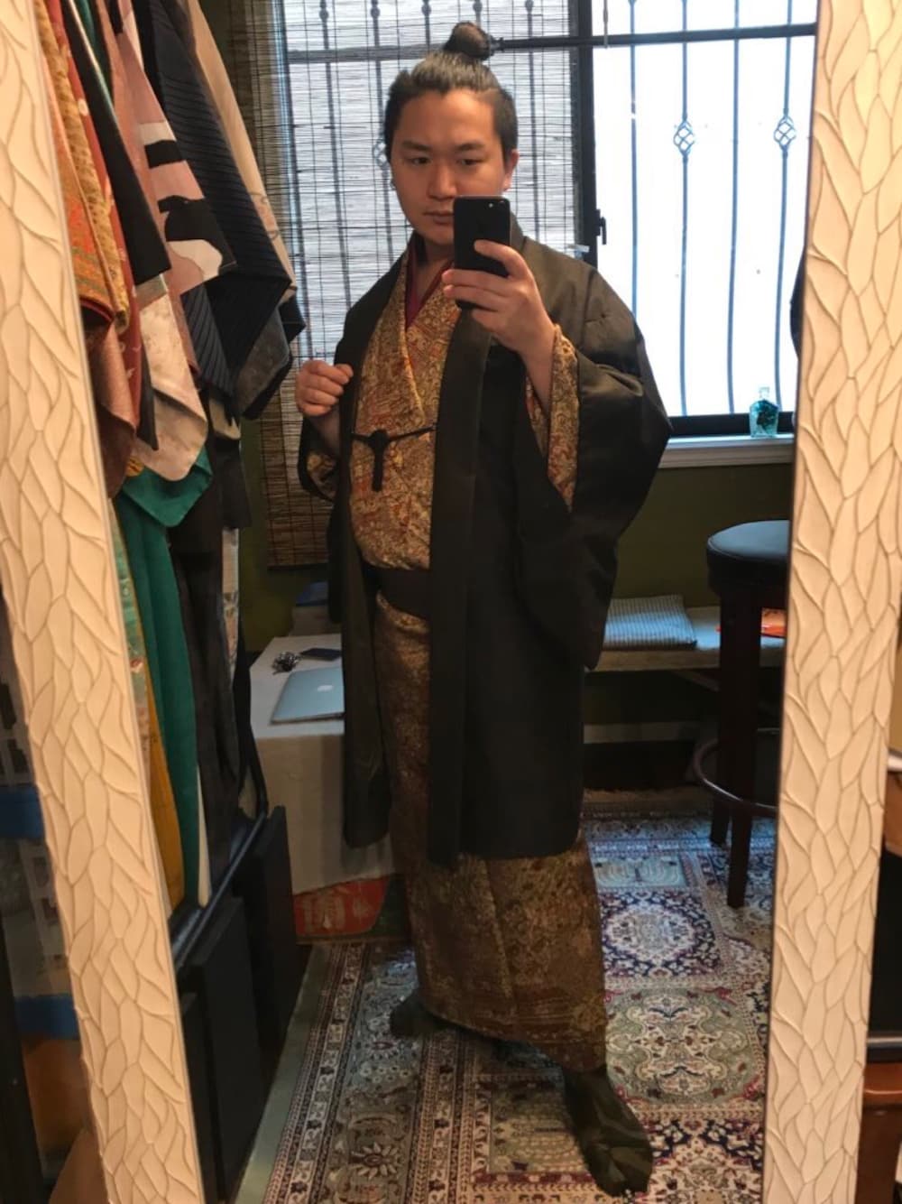 「きもの、着物、着物コーデ、カーキ、柄、派手、インド綿、和服、赤、asian」｜「藤木屋のアイテム（浴衣、ブルー系）」を使った、ハマ兄さん（メンズ・165cm）の冬コーディネートの1枚目の写真