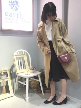 「earth music&ecology（アースミュージックアンドエコロジー）のアイテム（トレンチコート）」を使った、めーさん（レディース・158cm）の冬コーディネート