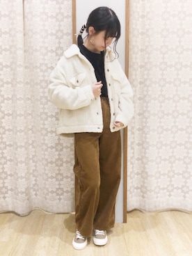 「earth music&ecology（アースミュージックアンドエコロジー）のアイテム（スニーカー）」を使った、めーさん（レディース・158cm）の秋コーディネート