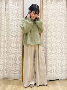 「earth music&ecology（アースミュージックアンドエコロジー）のベロアプリーツパンツ ＊（その他パンツ）」を使った、めーさん（レディース・158cm）の秋コーディネート