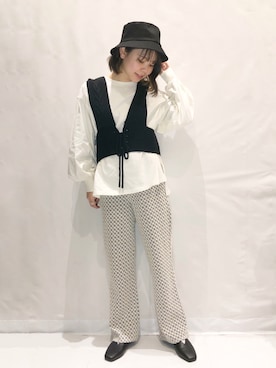 「earth music&ecology（アースミュージックアンドエコロジー）のアイテム（ハット、ブラック系）」を使った、めーさん（レディース・158cm）の春コーディネート