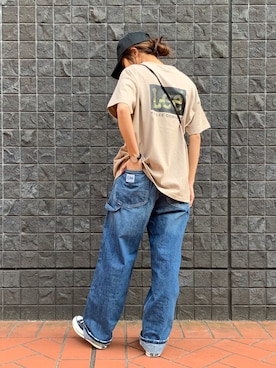 「バックプリント」｜「アイテム（デニムパンツ）」を使った、motomiさん（レディース・164cm）の夏コーディネート