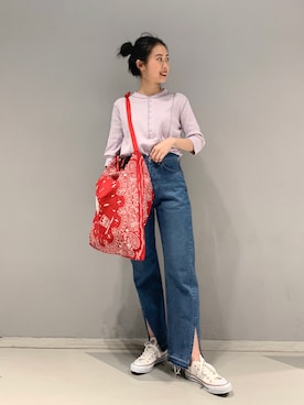 「アイテム（トートバッグ、レッド系）」を使った、motomiさん（レディース・164cm）の春コーディネート