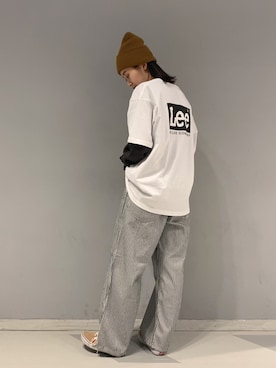 「バックプリント」｜「アイテム（デニムパンツ）」を使った、motomiさん（レディース・164cm）の春コーディネート