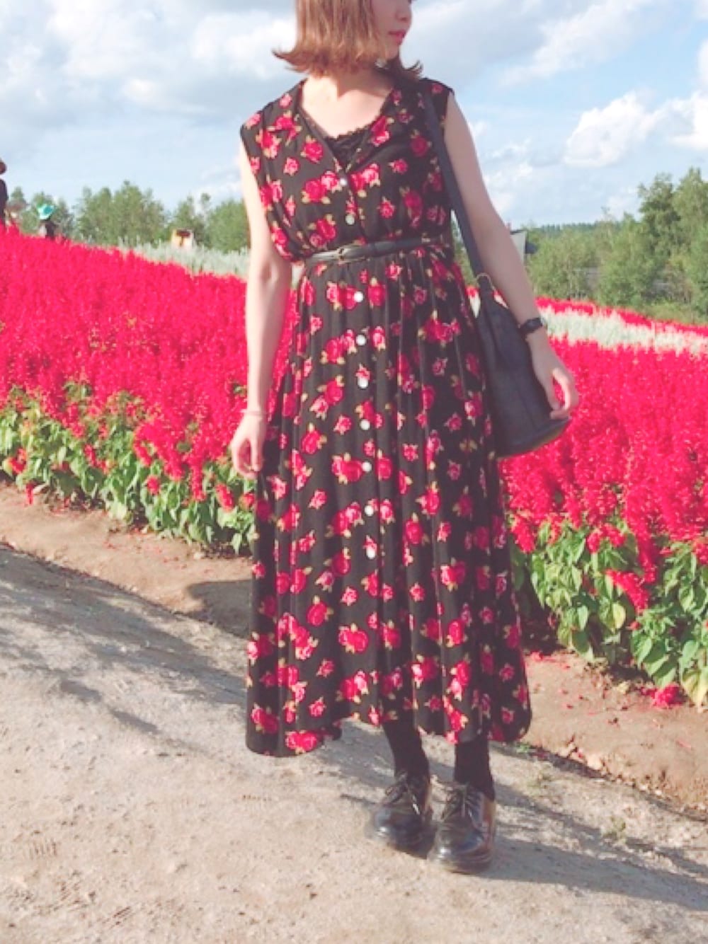 「秋コーデ、ローファー、花柄、古着、Usedmix」｜「CELINEのアイテム（ベルト、ブラック系）」を使った、SERORIさん（レディース・152cm）の秋コーディネートの1枚目の写真