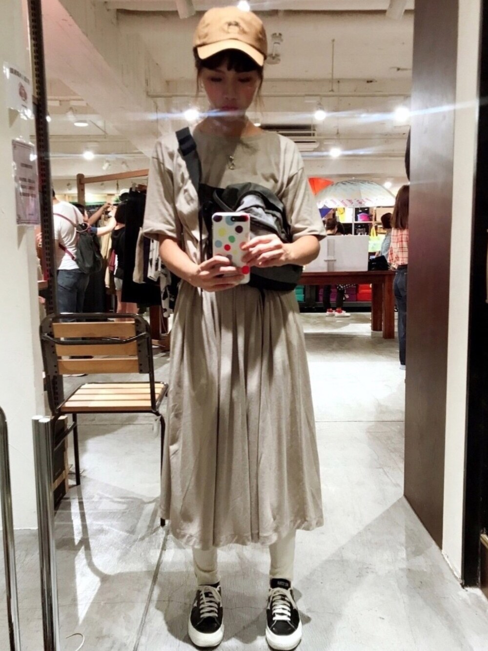 「サコッシュ、キャップ女子、キャップ、ステューシー、レギンス、ワンピース、stussy、THE NORTH FACE、onestar、ootd」｜「niko and...のアイテム（タイツ/ストッキング、ホワイト系）」を使った、Mirandaさん（レディース・166cm）の秋コーディネートの1枚目の写真