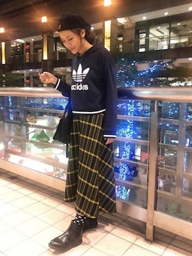「アイテム（ハンチング/ベレー帽、ゴールド系）」を使った、Mirandaさん（レディース・166cm）の冬コーディネート