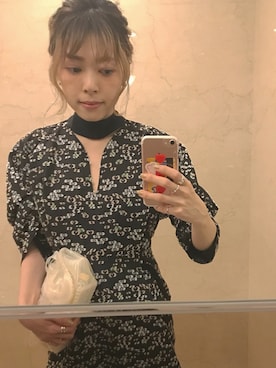 「mame（マメ）のアイテム（クラッチバッグ）」を使った、松下 ひとみさん（レディース・162cm）の冬コーディネート