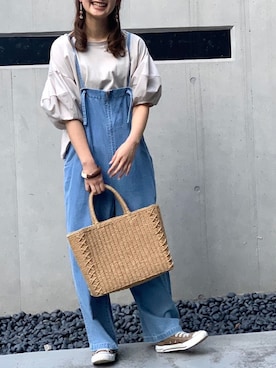 「袖ボリューム」｜「アイテム（サロペット/オーバーオール）」を使った、yumiさん（レディース・165cm）の春コーディネート
