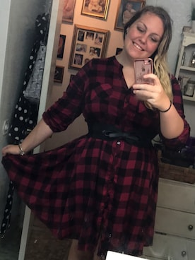 「plussize」｜「アイテム（シャツワンピース）」を使った、Haley Meserveさん（レディース・175cm）の冬コーディネート