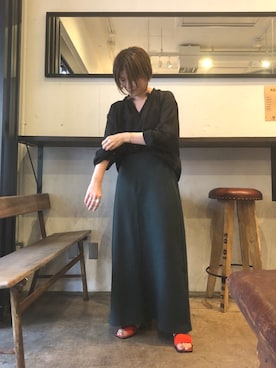 「FIL DE FER（フィルデフェール）のライトダンボール マキシスカート（スカート、グリーン系）」を使った、kamata.さん（レディース・158cm）の夏コーディネート